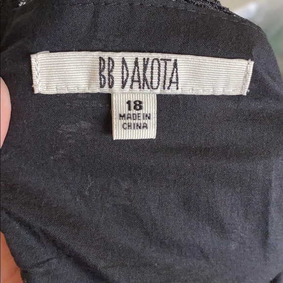 ModCloth Zip up Little black dress - Picture 6 of 6